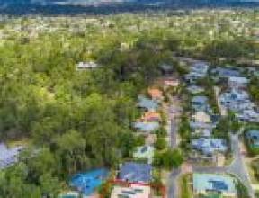 10 Carissa Place, CHAPEL HILL, QLD 4069 AUS