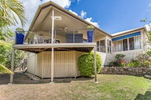 10 Carissa Place, CHAPEL HILL, QLD 4069 AUS