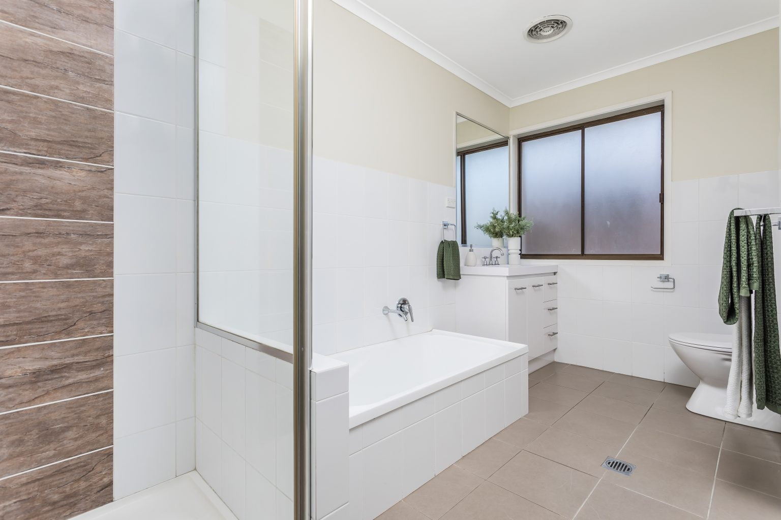 146 Gallipoli Road, CARINA HEIGHTS, QLD 4152 AUS