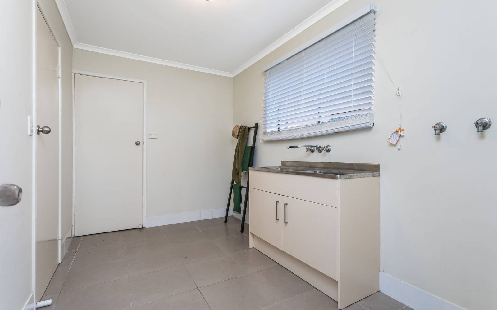 146 Gallipoli Road, CARINA HEIGHTS, QLD 4152 AUS