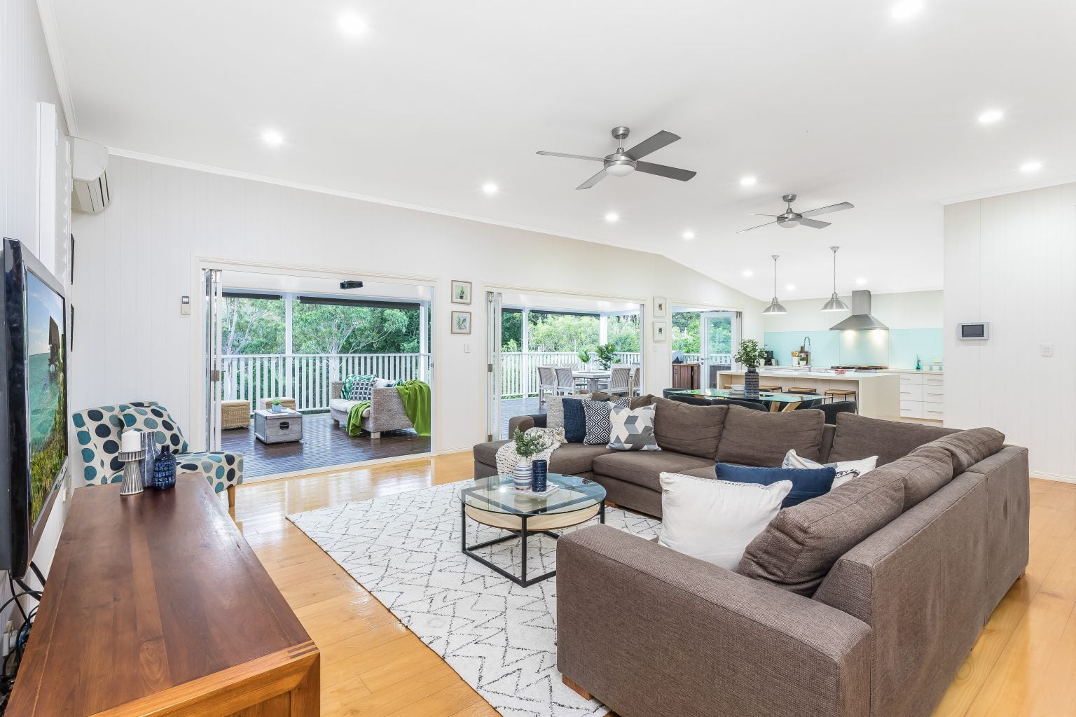 24 Praed Street, RED HILL, QLD 4059 AUS