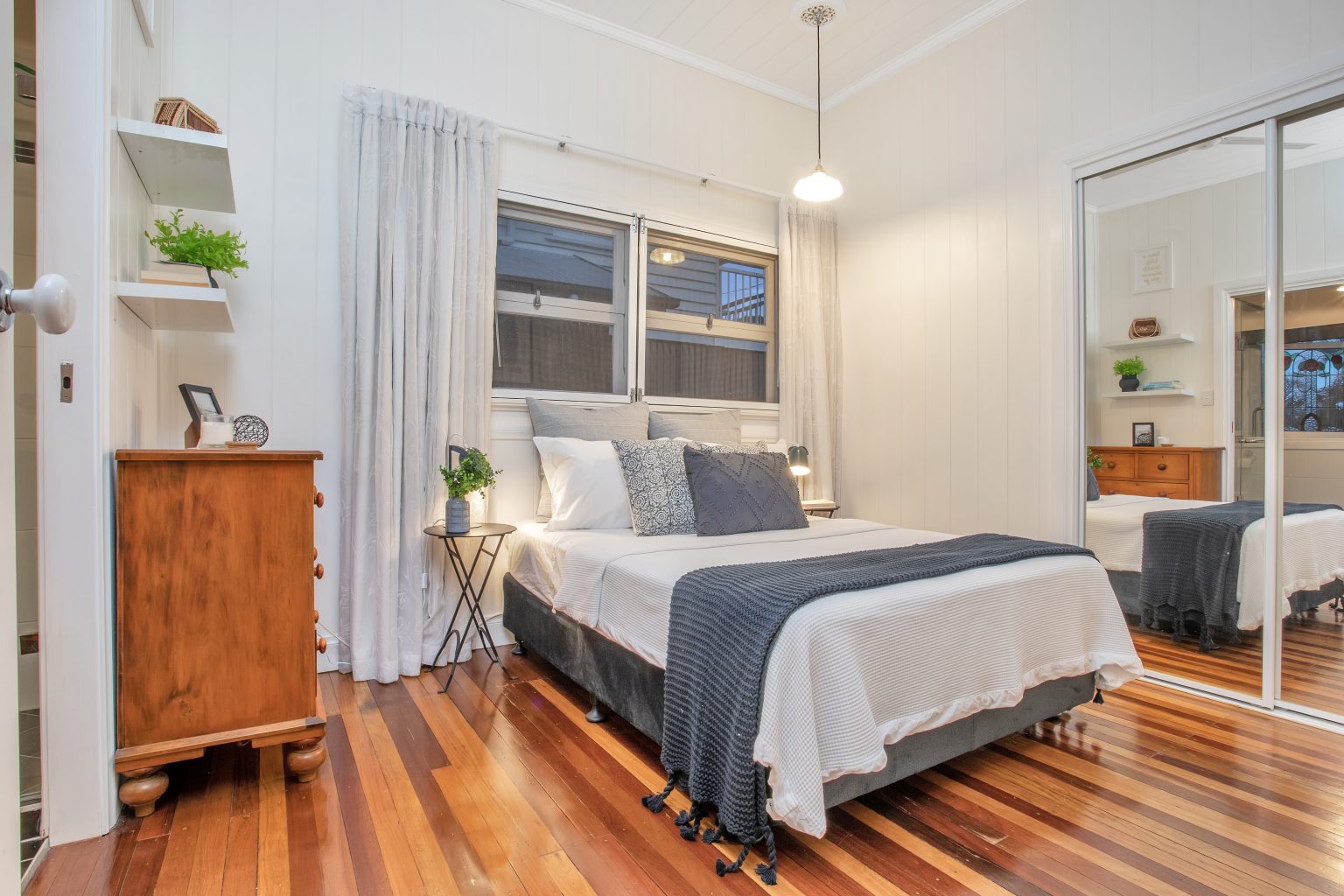19 Claremont Street, RED HILL, QLD 4059 AUS