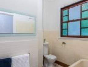 86 Arthur Terrace, RED HILL, QLD 4059 AUS