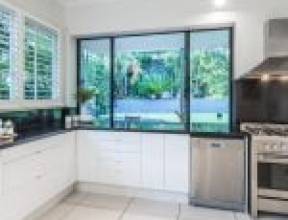 86 Arthur Terrace, RED HILL, QLD 4059 AUS