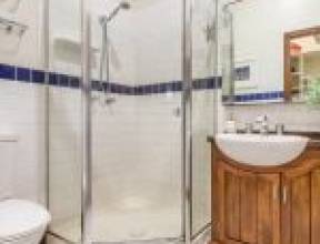 86 Arthur Terrace, RED HILL, QLD 4059 AUS