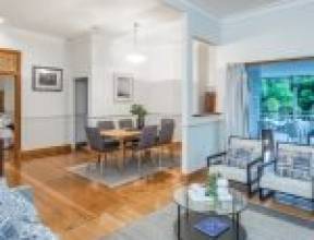 86 Arthur Terrace, RED HILL, QLD 4059 AUS