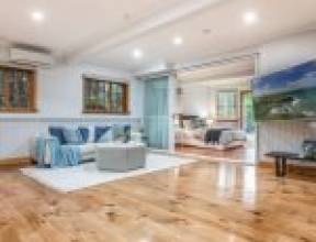 86 Arthur Terrace, RED HILL, QLD 4059 AUS