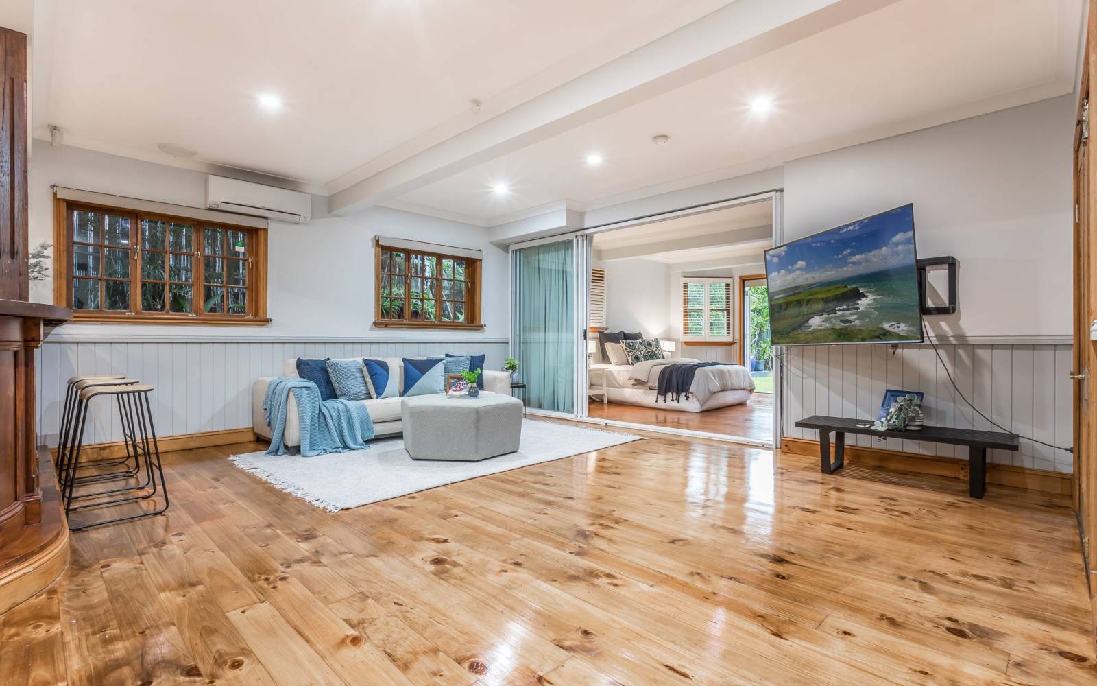 86 Arthur Terrace, RED HILL, QLD 4059 AUS