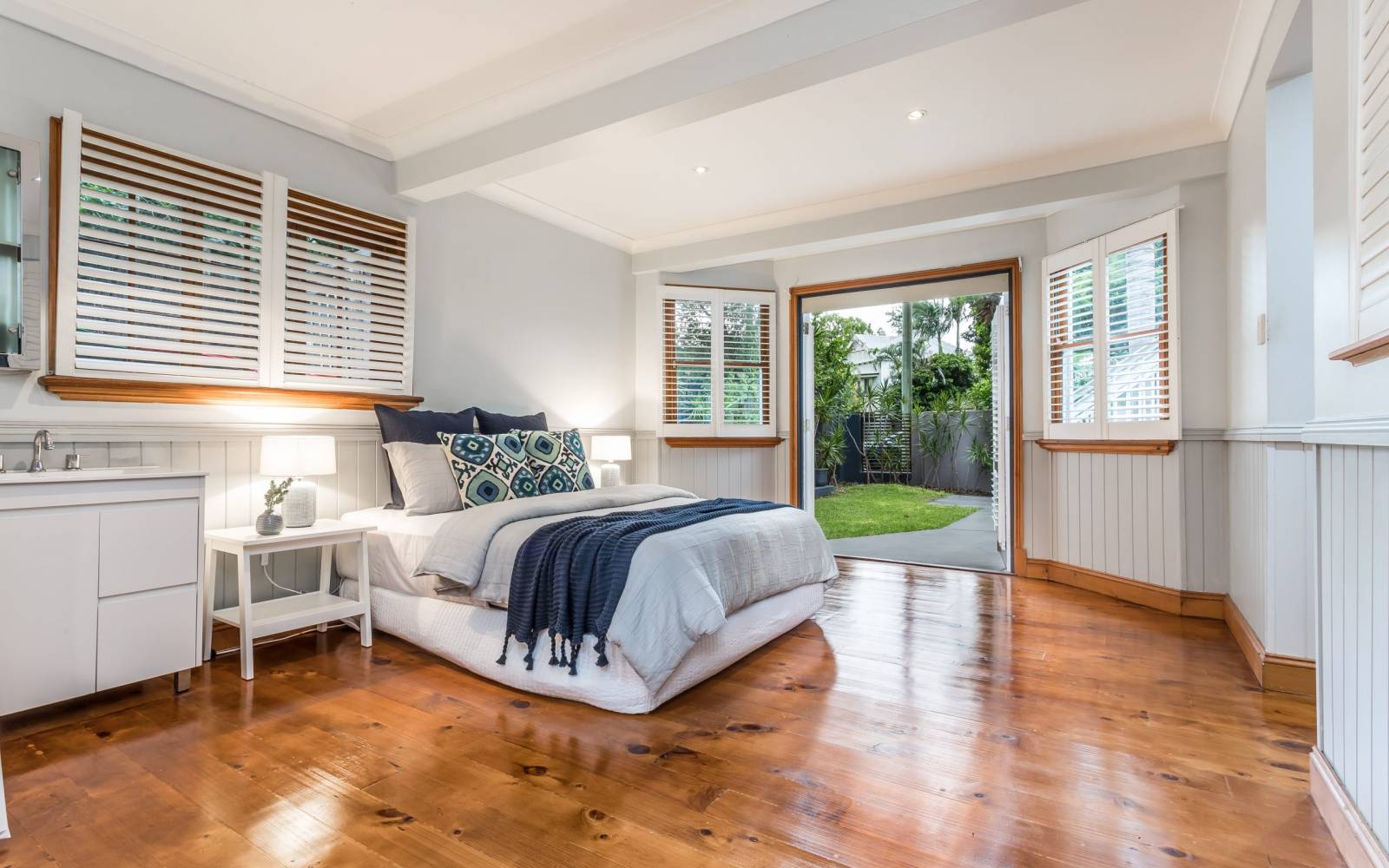 86 Arthur Terrace, RED HILL, QLD 4059 AUS