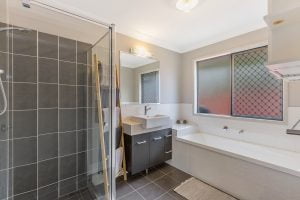 23 Makepeace Pl, BELLBOWRIE, QLD 4070 AUS