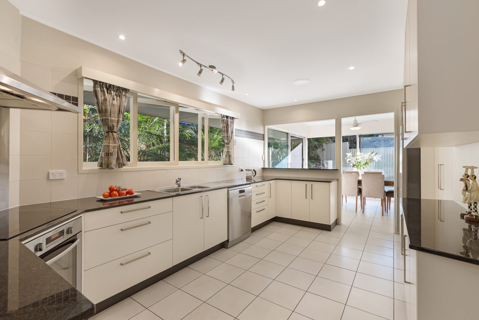 9 Kyoga St, KENMORE, QLD 4069 AUS