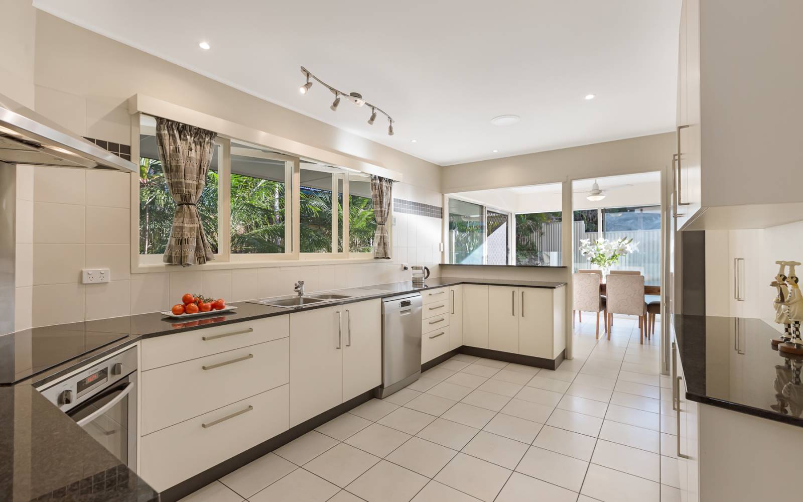 9 Kyoga St, KENMORE, QLD 4069 AUS