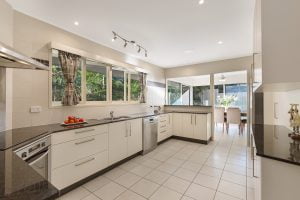 9 Kyoga St, KENMORE, QLD 4069 AUS