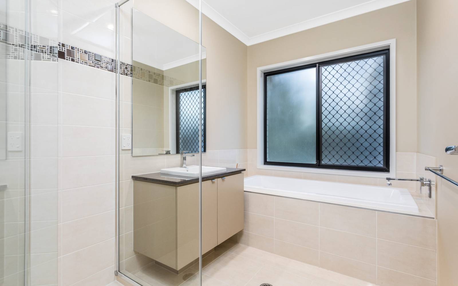 68 Oxley Drive, KARALEE, QLD 4306 AUS