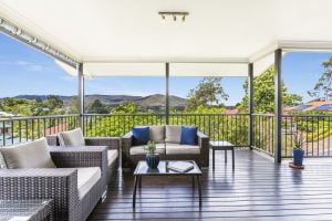 6 Treetop Close, CHAPEL HILL, QLD 4069 AUS