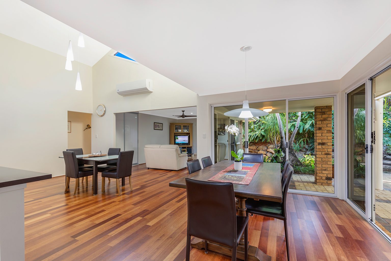 141 Mirbelia St West, KENMORE HILLS, QLD 4069 AUS