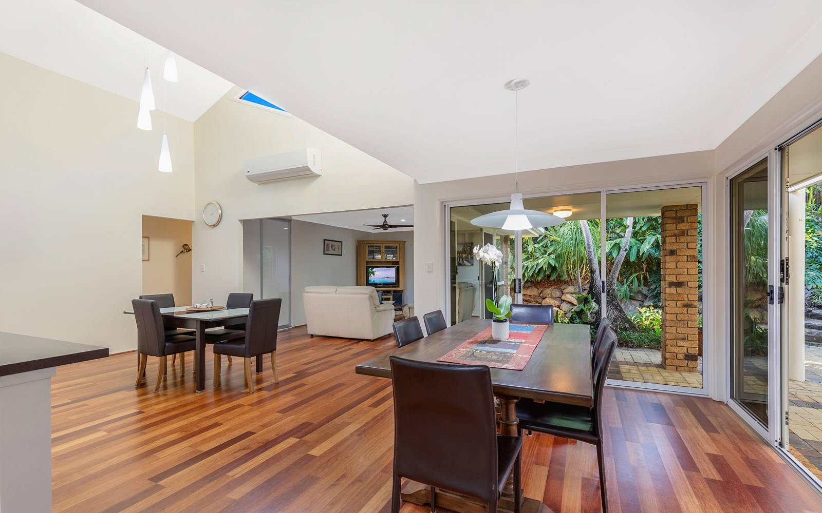 141 Mirbelia St West, KENMORE HILLS, QLD 4069 AUS