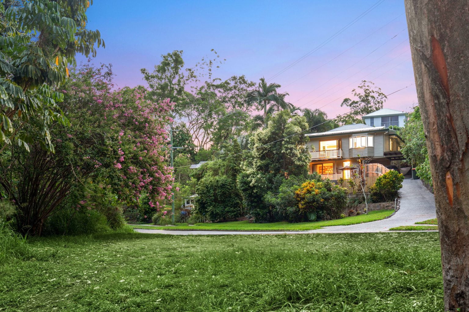 22 Barnett Road, BARDON, QLD 4065 AUS