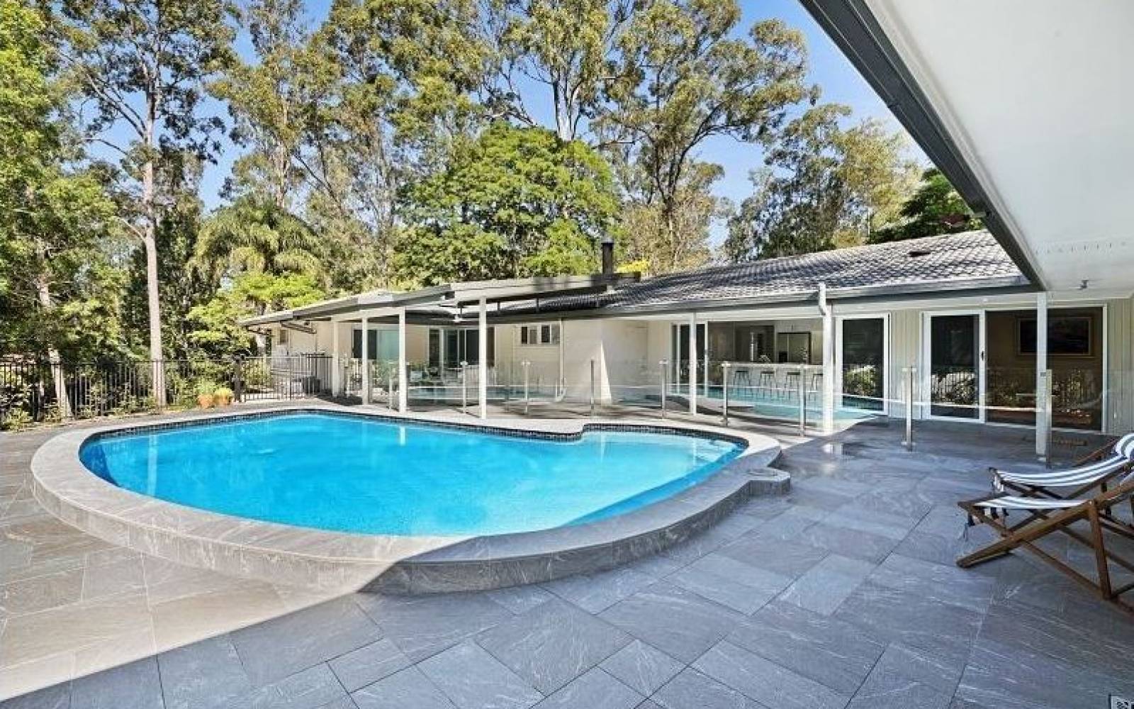 20 Scenic Road, KENMORE, QLD 4069 AUS