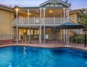 4 Ngeringa Crescent, CHAPEL HILL, QLD 4069 AUS