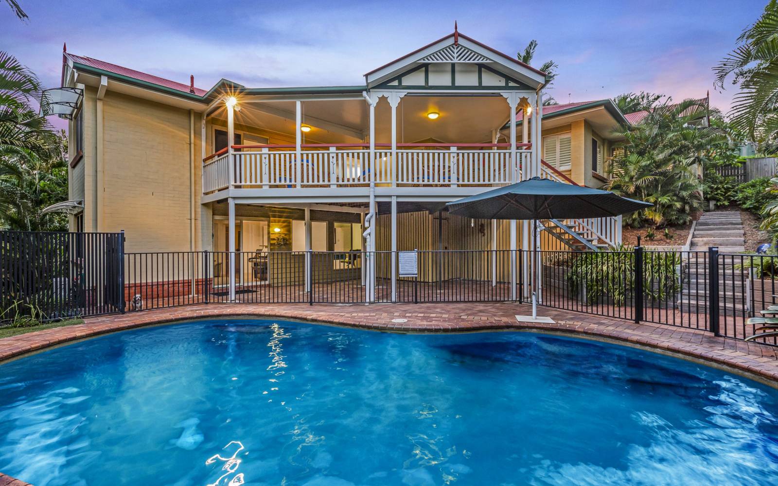 4 Ngeringa Crescent, CHAPEL HILL, QLD 4069 AUS