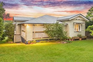 160 Simpsons Road, BARDON, QLD 4065 AUS