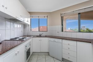 9/28 Cadell Street, TOOWONG, QLD 4066 AUS