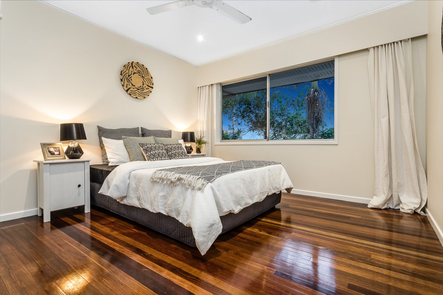 44 Aberfeldy Street, KENMORE, QLD 4069 AUS