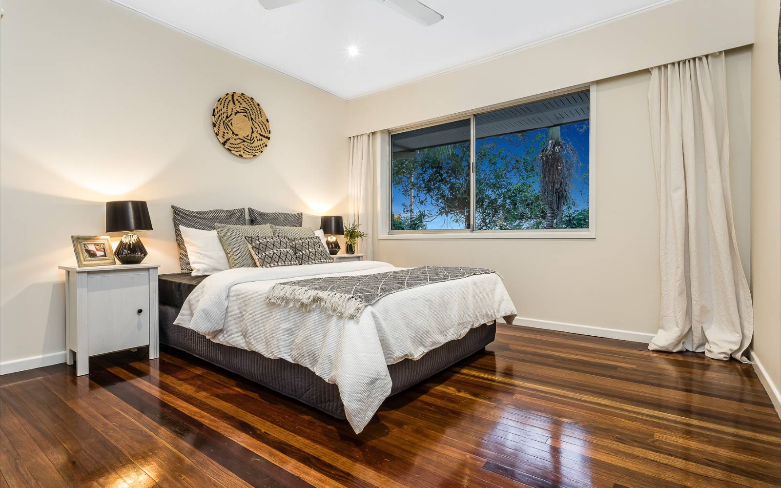 44 Aberfeldy Street, KENMORE, QLD 4069 AUS