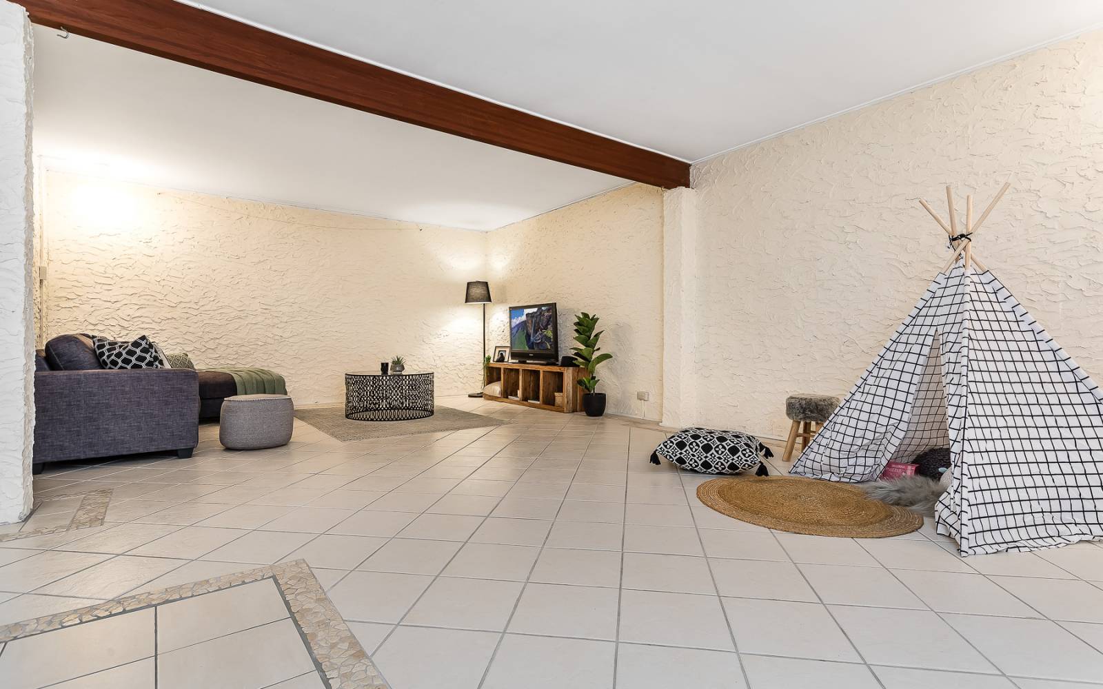 44 Aberfeldy Street, KENMORE, QLD 4069 AUS