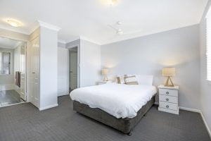 6 Treetop Close, CHAPEL HILL, QLD 4069 AUS