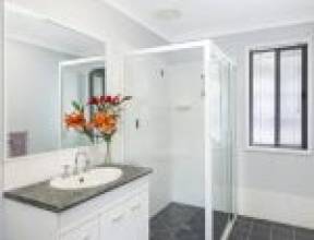 6 Treetop Close, CHAPEL HILL, QLD 4069 AUS