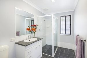 6 Treetop Close, CHAPEL HILL, QLD 4069 AUS