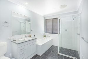 6 Treetop Close, CHAPEL HILL, QLD 4069 AUS