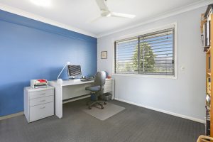 6 Treetop Close, CHAPEL HILL, QLD 4069 AUS