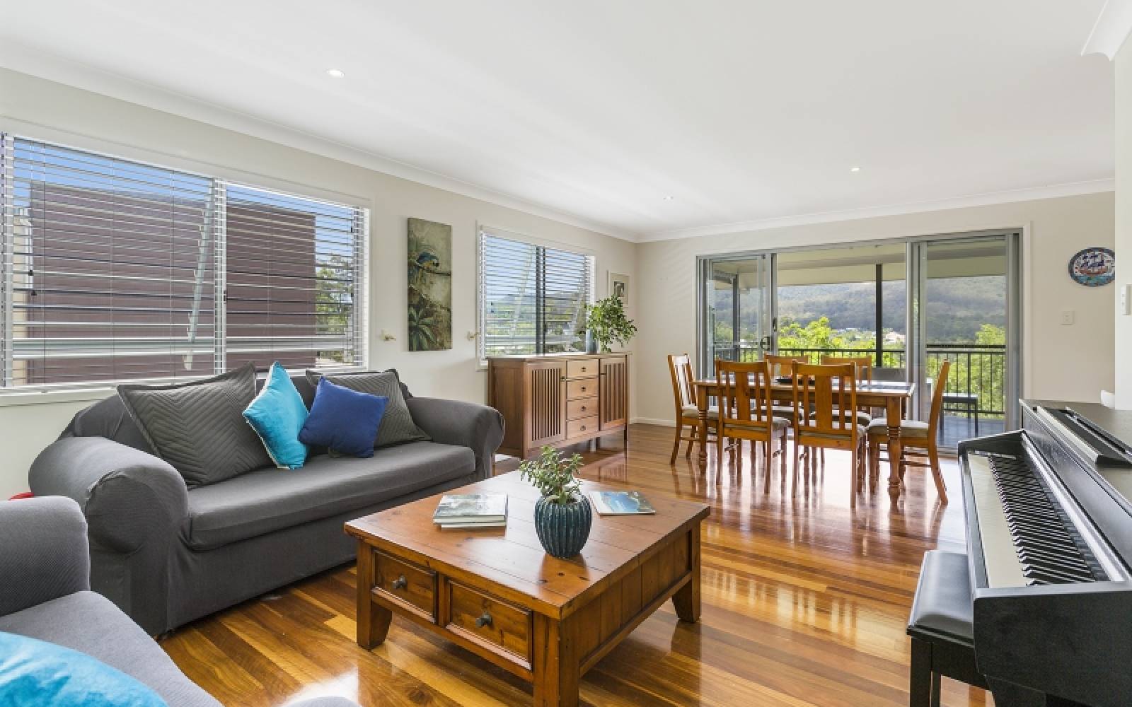 6 Treetop Close, CHAPEL HILL, QLD 4069 AUS