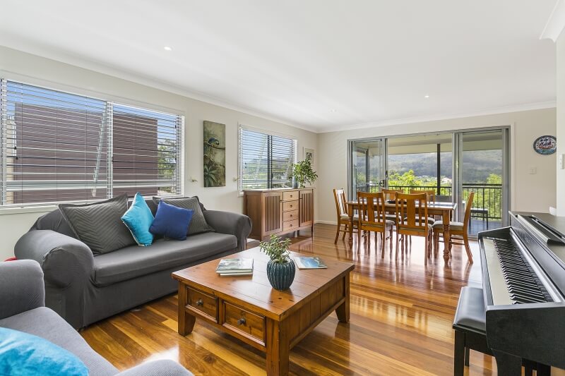 6 Treetop Close, CHAPEL HILL, QLD 4069 AUS