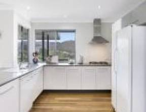 6 Treetop Close, CHAPEL HILL, QLD 4069 AUS