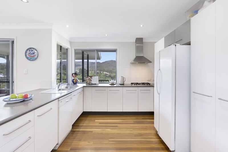 6 Treetop Close, CHAPEL HILL, QLD 4069 AUS