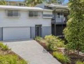 6 Treetop Close, CHAPEL HILL, QLD 4069 AUS