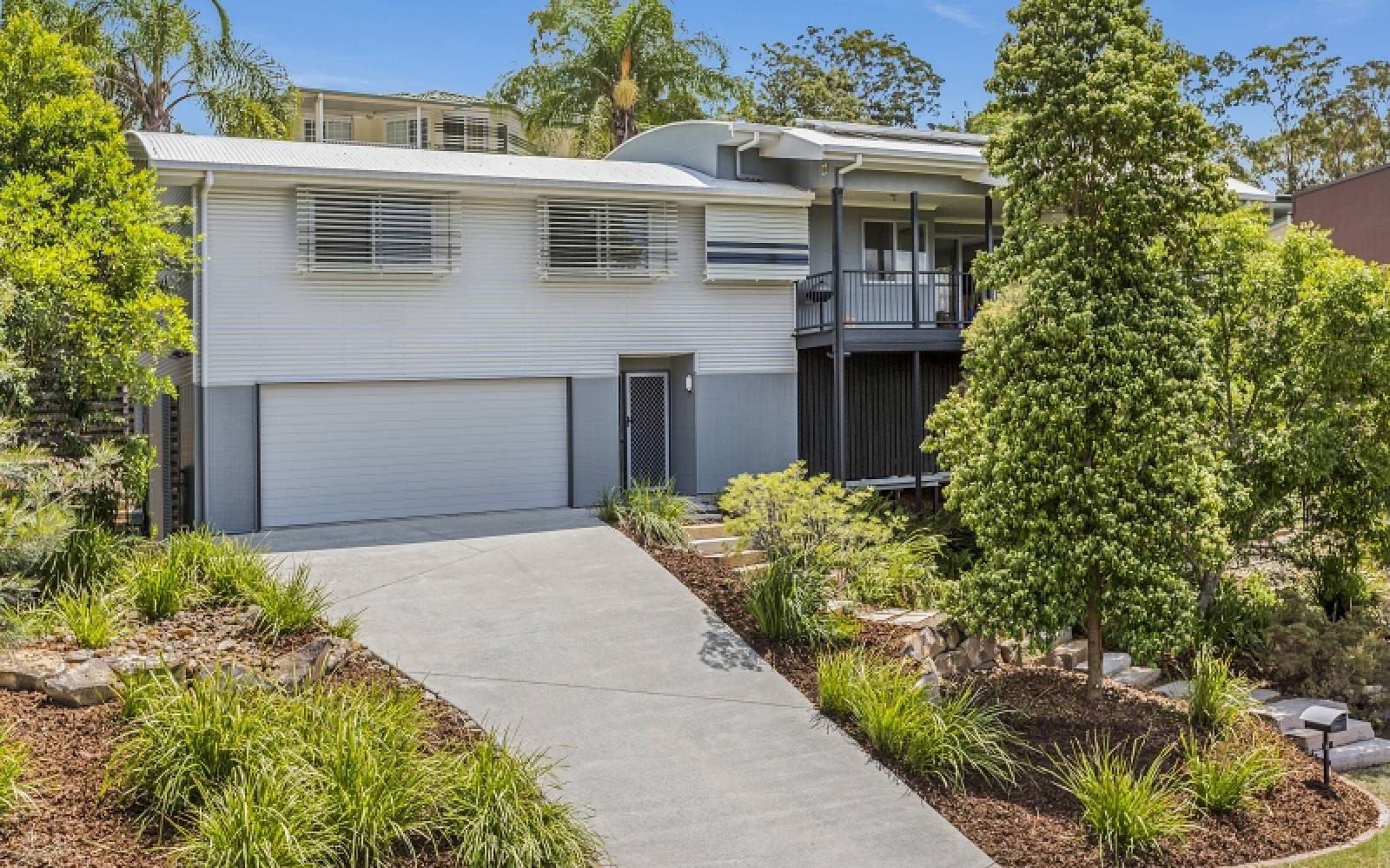 6 Treetop Close, CHAPEL HILL, QLD 4069 AUS