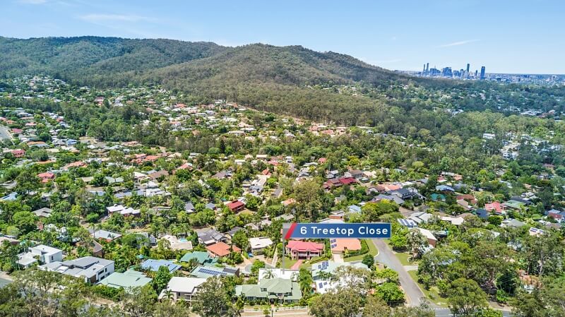 6 Treetop Close, CHAPEL HILL, QLD 4069 AUS