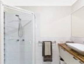 141 Mirbelia St West, KENMORE HILLS, QLD 4069 AUS