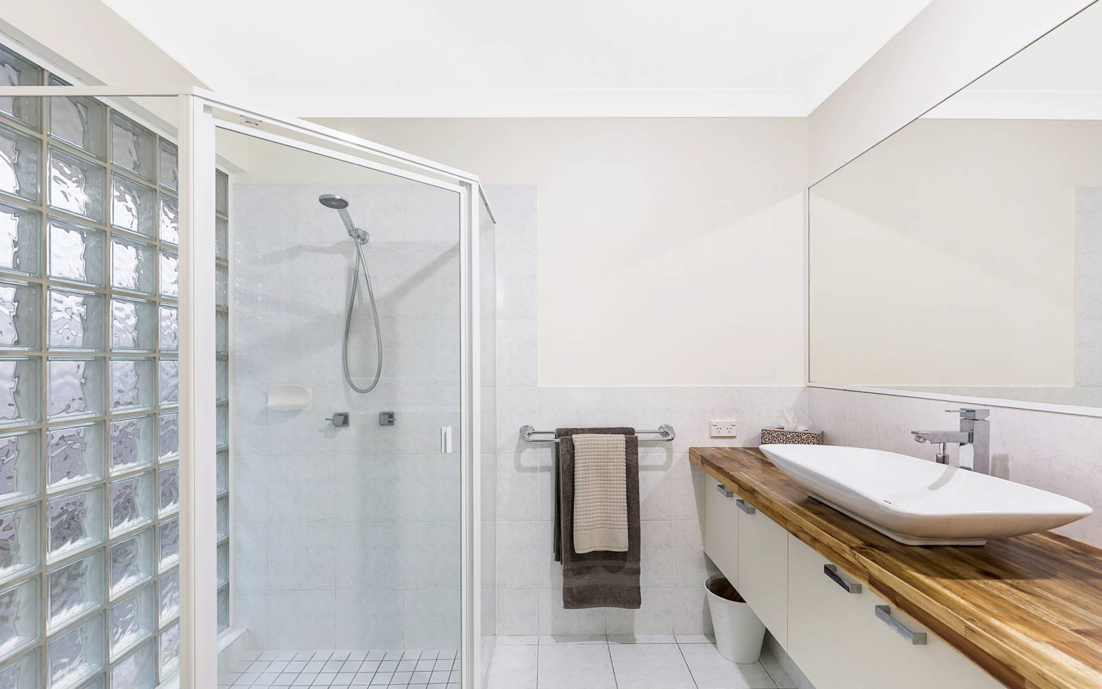 141 Mirbelia St West, KENMORE HILLS, QLD 4069 AUS