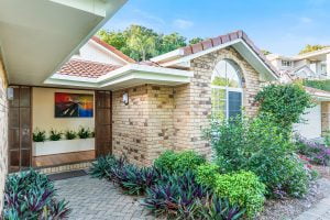 141 Mirbelia St West, KENMORE HILLS, QLD 4069 AUS