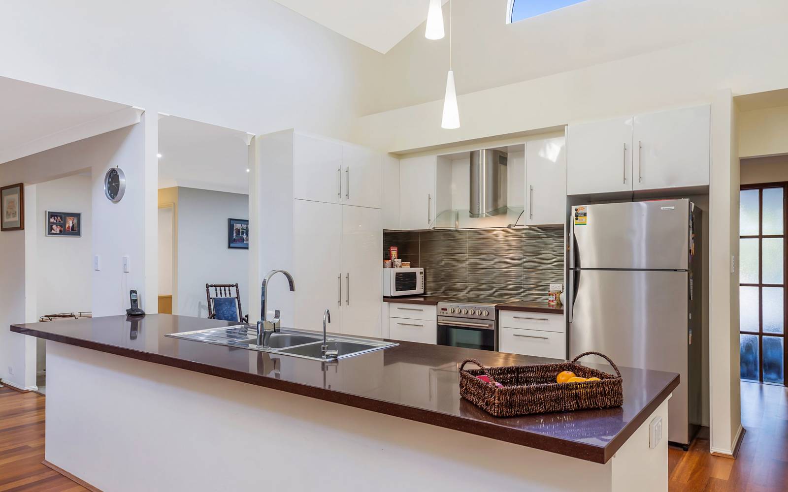 141 Mirbelia St West, KENMORE HILLS, QLD 4069 AUS