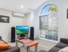 141 Mirbelia St West, KENMORE HILLS, QLD 4069 AUS