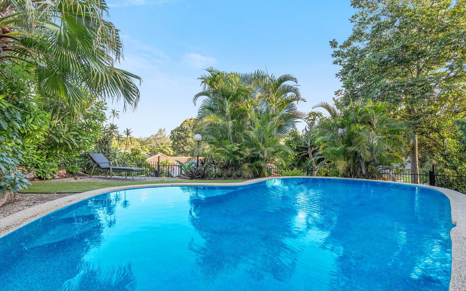 141 Mirbelia St West, KENMORE HILLS, QLD 4069 AUS