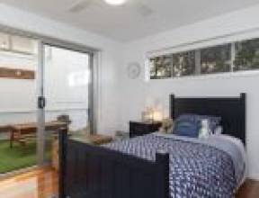 40 Sunset Road, KENMORE, QLD 4069 AUS