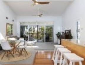 40 Sunset Road, KENMORE, QLD 4069 AUS